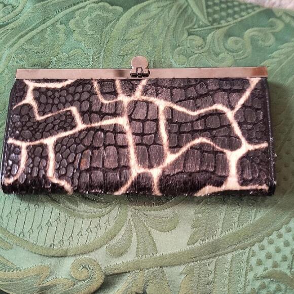 Black and White Animal Print Wallet. Great Condition - Picture 6 of 6
